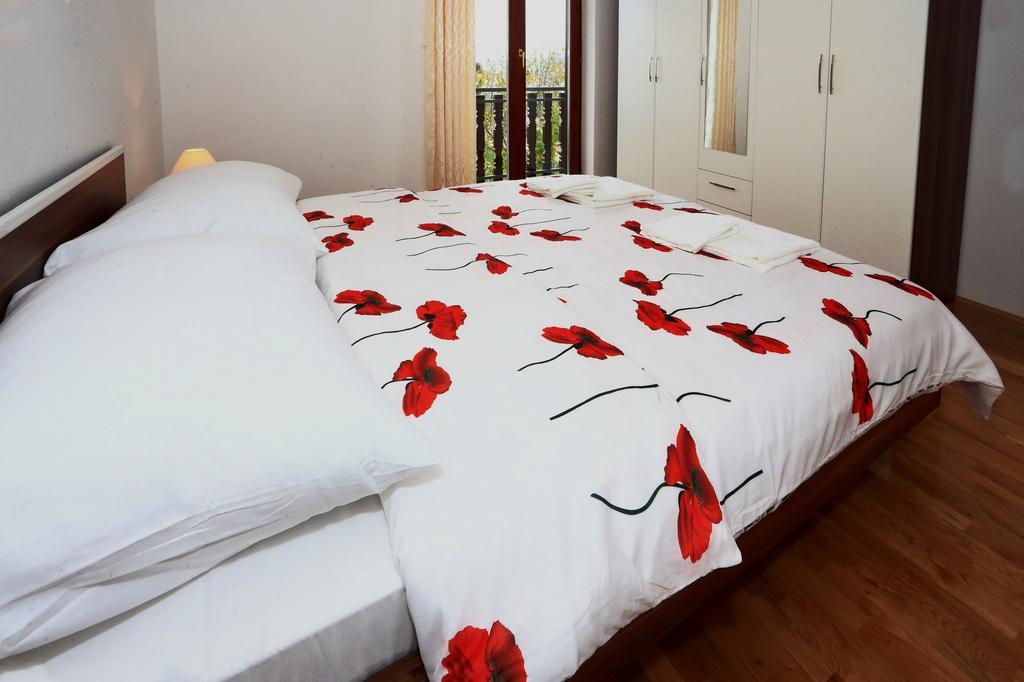 Apartment Ante Бибинє Екстер'єр фото